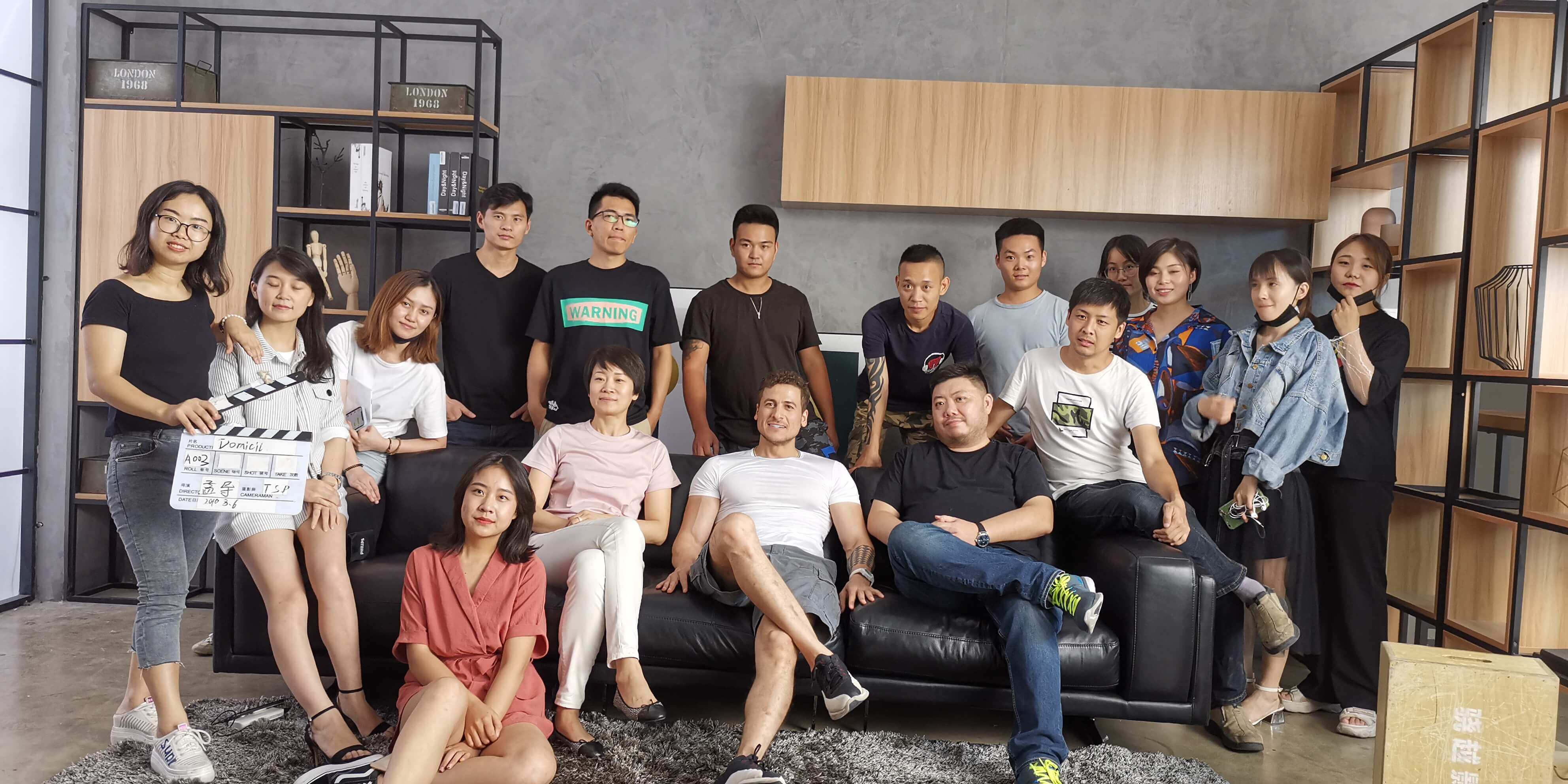 企業(yè)宣傳片拍攝團(tuán)隊(duì)