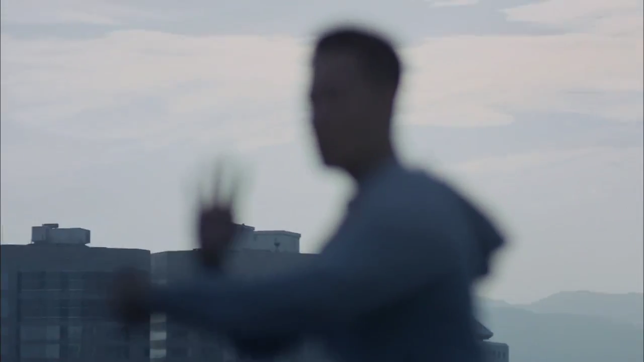 AIA Vitality 健康程式 2015 廣告 - 劉心悠、丁子高 [HD]_2015年11月22日 下午3.23.00.png
